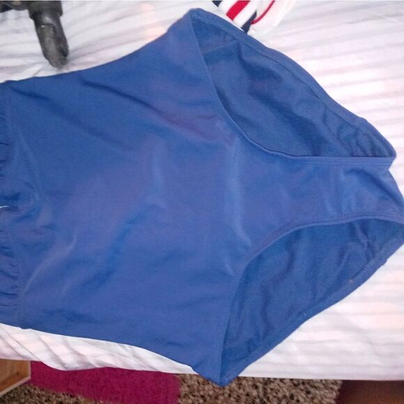 4 bathing suit pieces - Picture 11 of 14